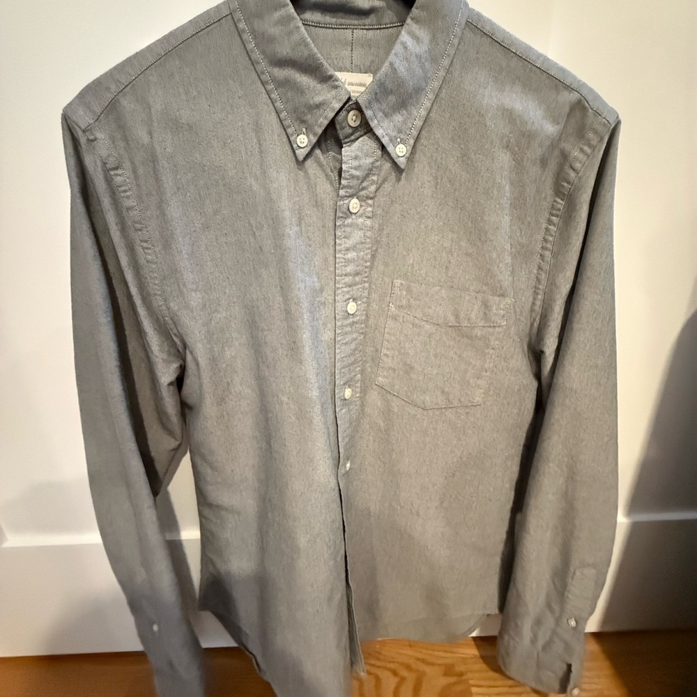 Club Monaco Gray Casual Button Down Shirt Timeless Design